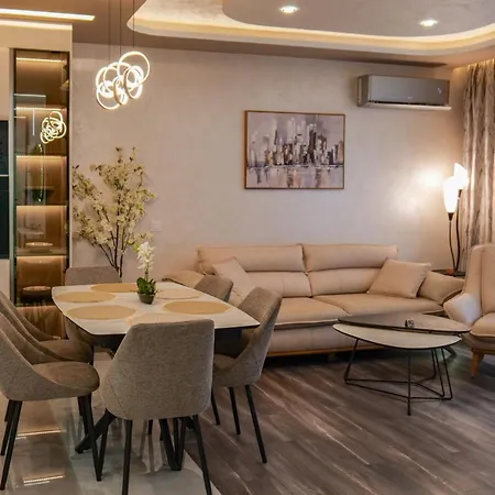 The Sunrise And The Sunset - Luxury 2br With Mineral Pool & Parking