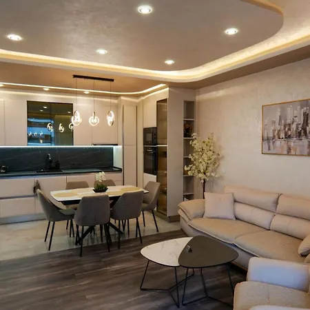 The Sunrise And The Sunset - Luxury 2br With Mineral Pool & Parking *