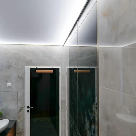 The Sunrise And The Sunset - Luxury 2br With Mineral Pool & Parking
