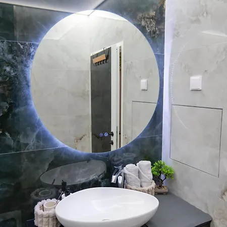 The Sunrise And The Sunset - Luxury 2br With Mineral Pool & Parking * Varna