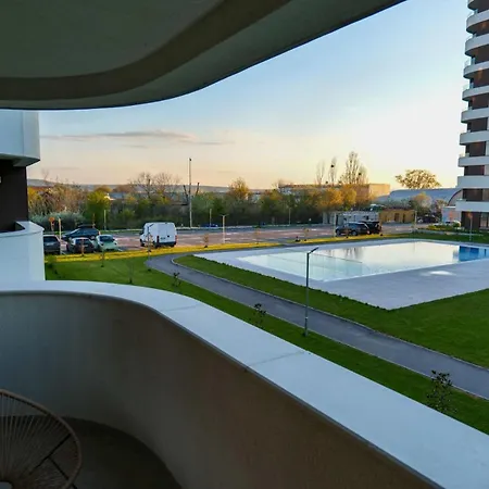 The Sunrise And The Sunset - Luxury 2br With Mineral Pool & Parking * Varna